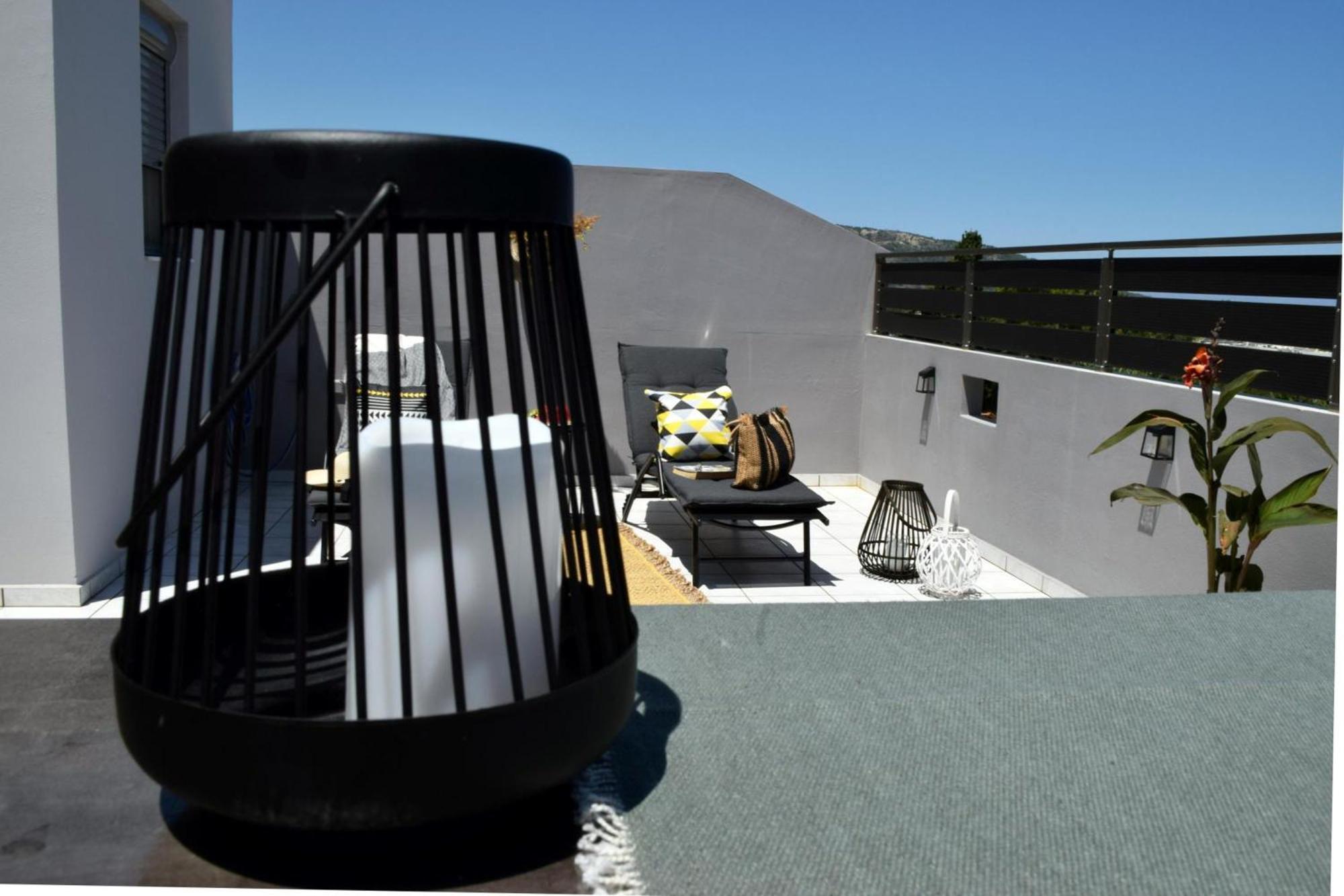 Stamatina's Luxury Penthouse In Pastida